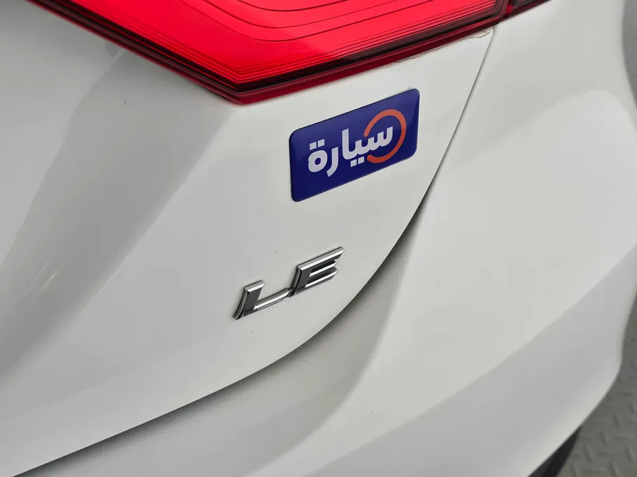 تويوتا كامري LE 2022 