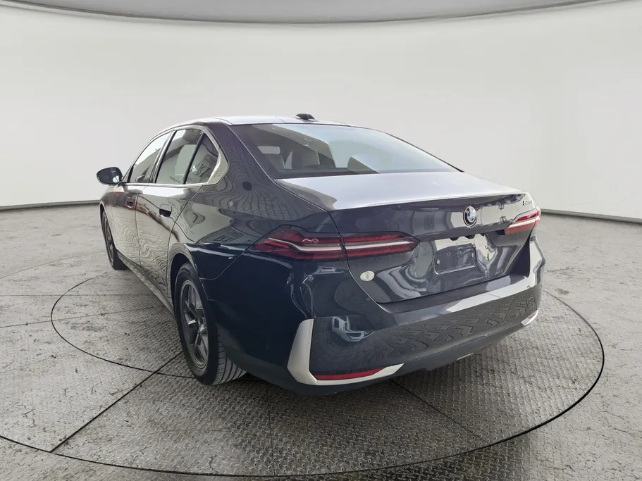 2024 BMW 5 Series 520i 