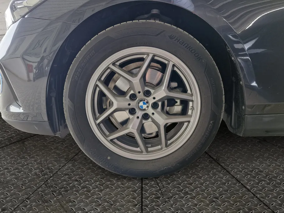 2024 BMW 5 Series 520i 