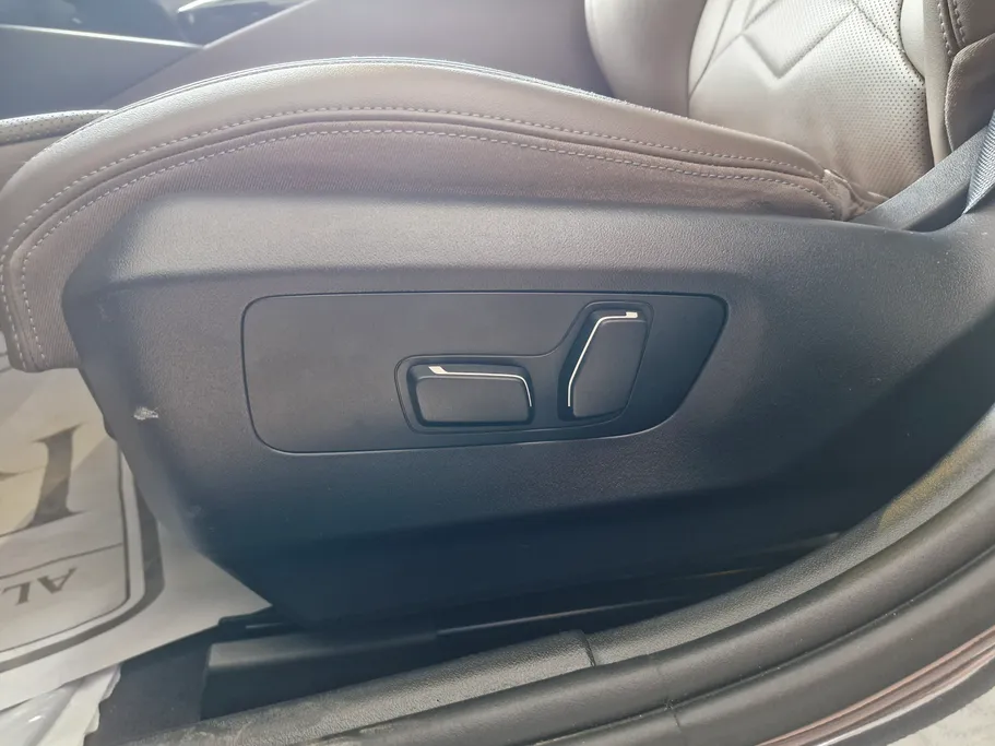 بي ام دبليو الفئة الخامسة 520i 2024 