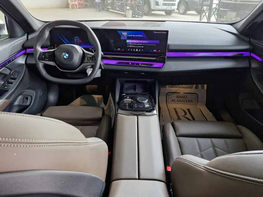 بي ام دبليو الفئة الخامسة 520i 2024 
