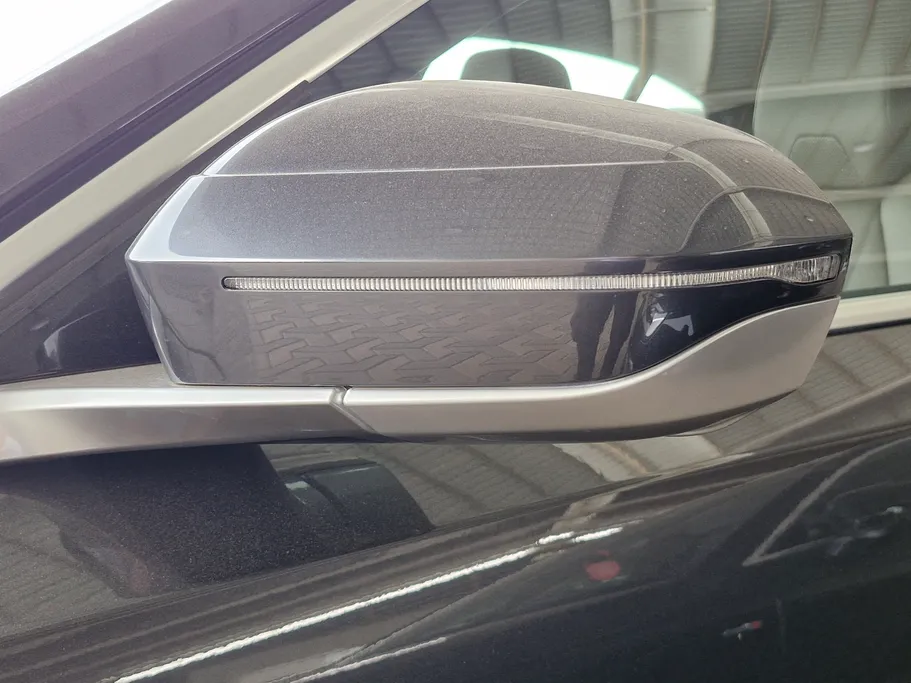 بي ام دبليو الفئة الخامسة 520i 2024 