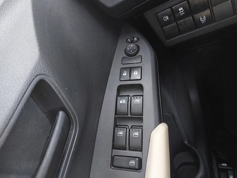 2023 تويوتا Yaris  Y 