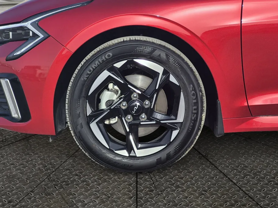 2023 Kia K5 EX 