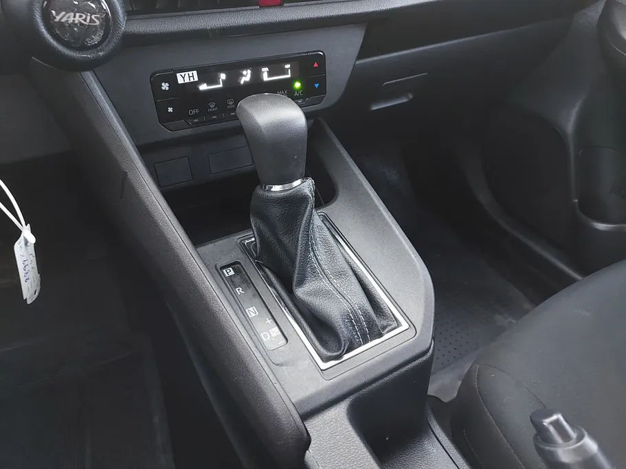 2024 Toyota Yaris  Y 