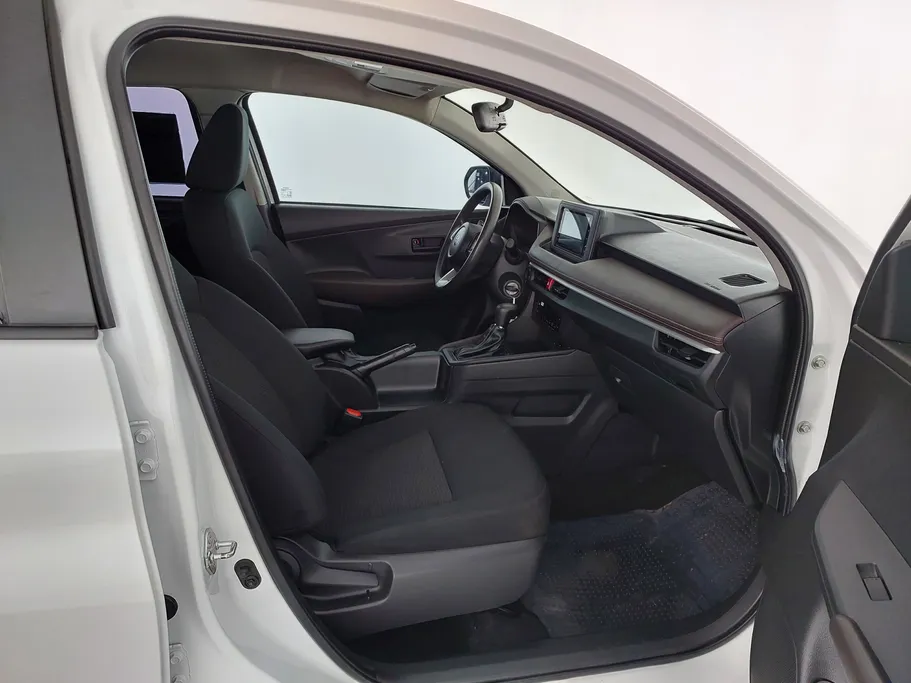 2024 Toyota Yaris  Y 