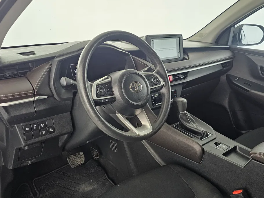 تويوتا يارس Y Plus 2024 