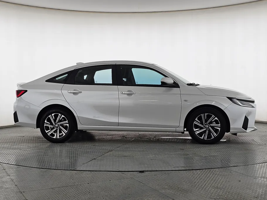 تويوتا يارس Y Plus 2024 