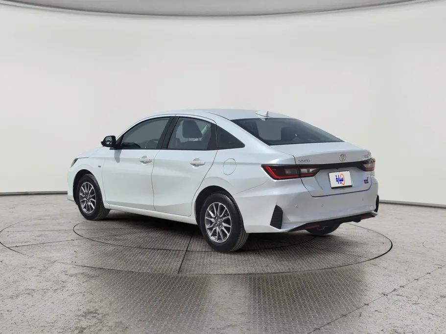 2023 Toyota Yaris  Y 