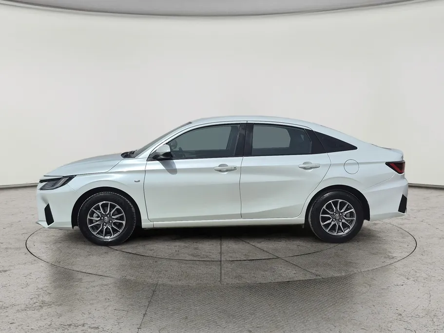 2023 Toyota Yaris  Y 