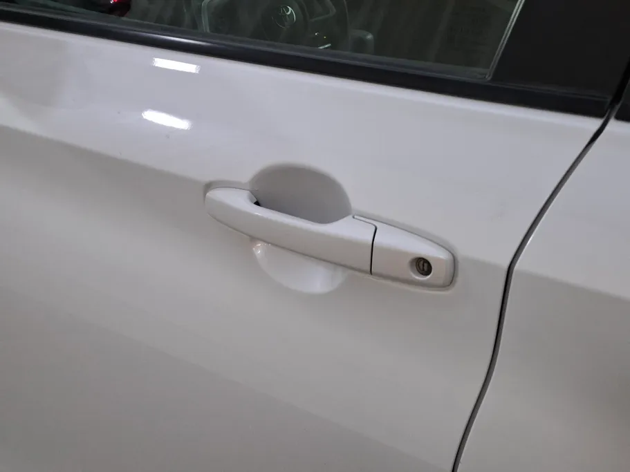 2023 Toyota Yaris  Y 