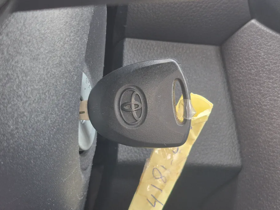 2023 Toyota Yaris  Y 