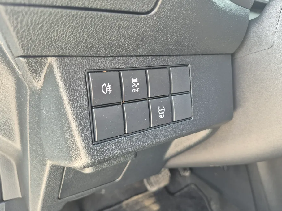 2023 Toyota Yaris  Y 