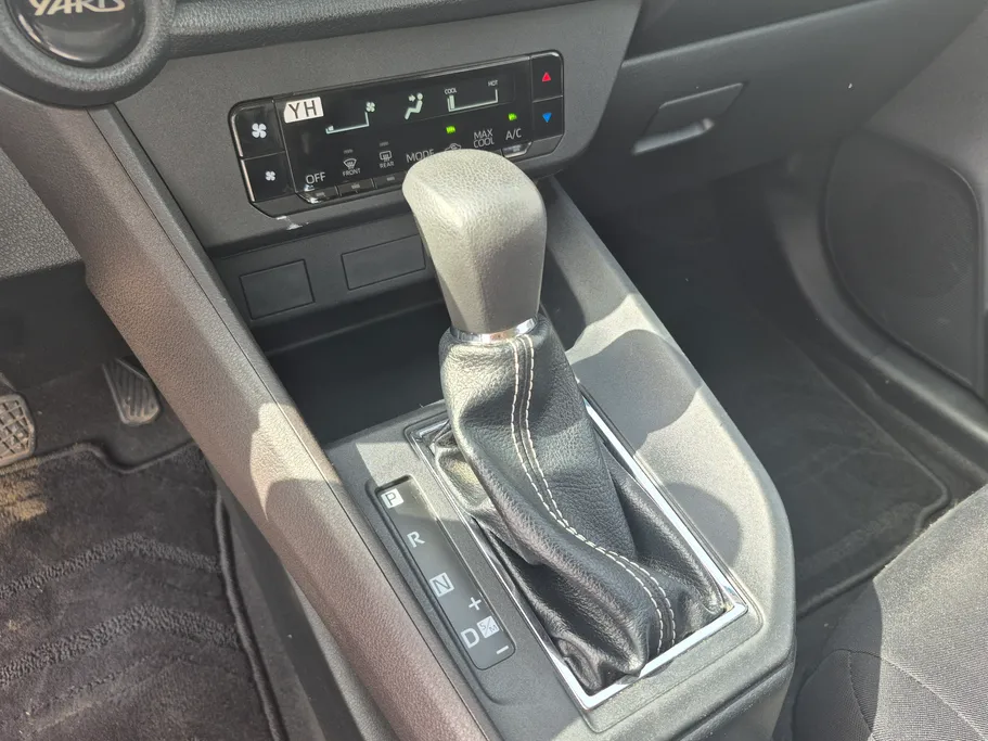 2023 Toyota Yaris  Y 