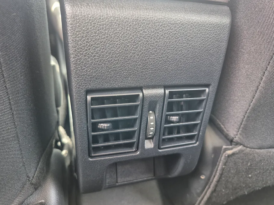 2023 Toyota Yaris  Y 