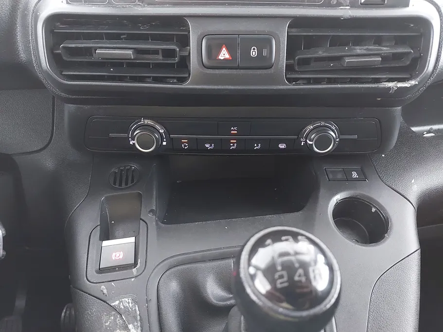 بيجو بارتنر Long van 2022 