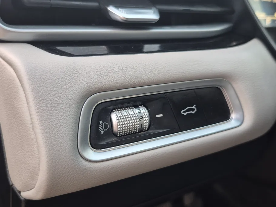 2025 جيلي Emgrand GF 