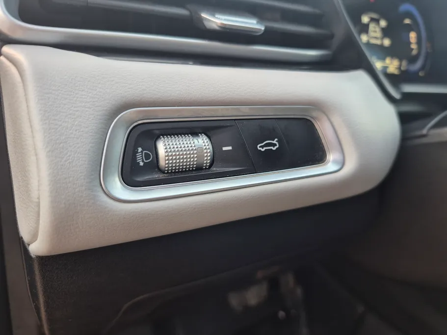 2025 جيلي Emgrand GF 