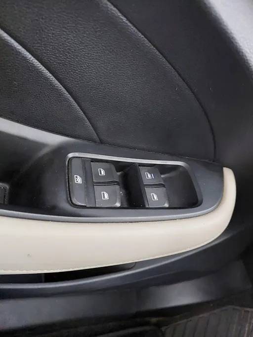 ام جي 5 COM 2022 