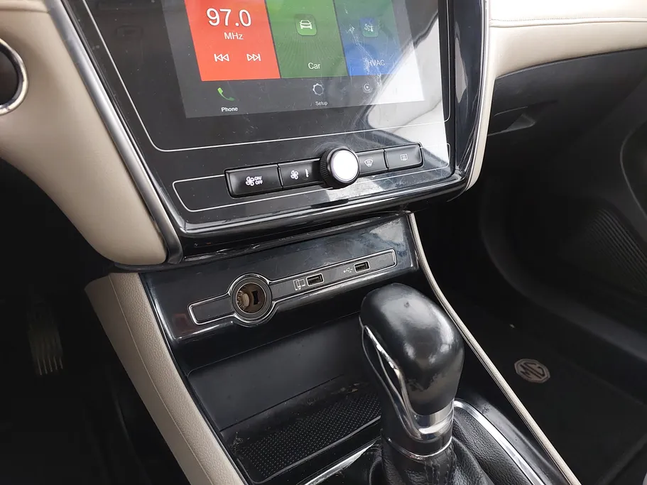 ام جي 5 COM 2022 