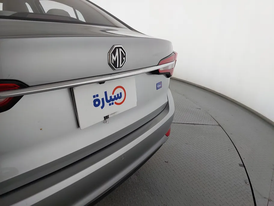 ام جي 5 COM 2022 