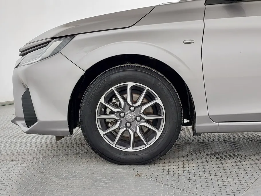 2023 Toyota Yaris  Y 