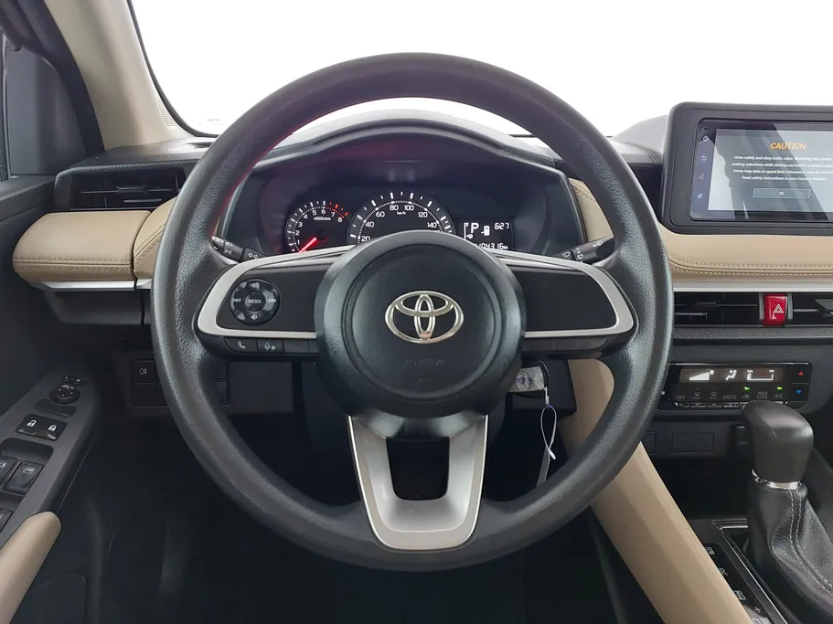 2023 Toyota Yaris  Y 