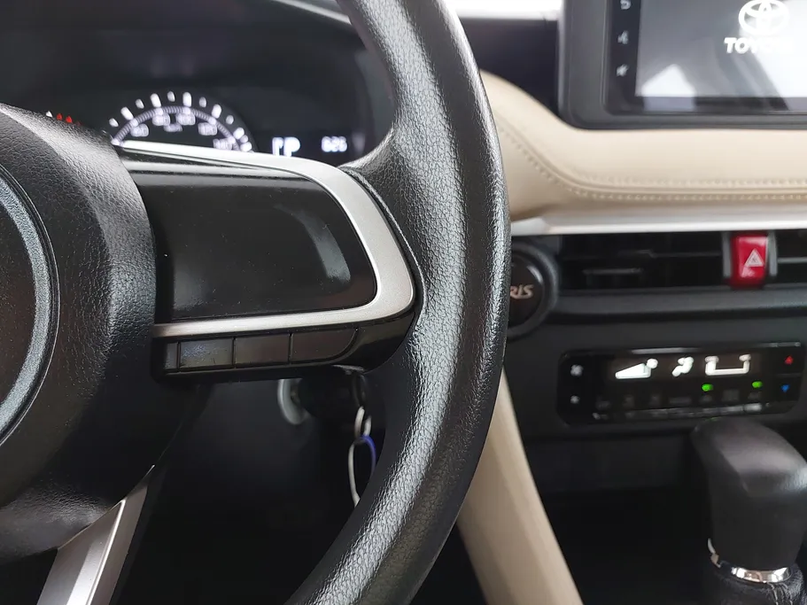 2023 Toyota Yaris  Y 