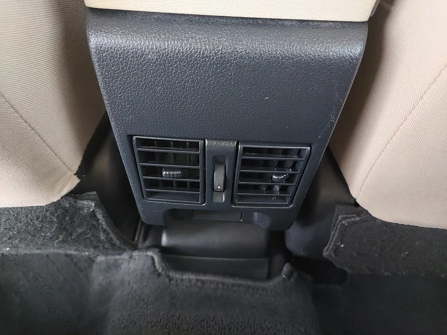 2023 Toyota Yaris  Y 