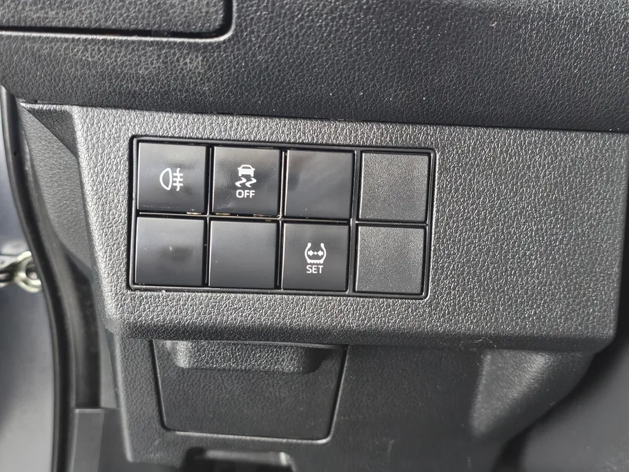 2023 Toyota Yaris  Y 