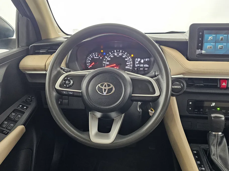 2023 Toyota Yaris  Y 