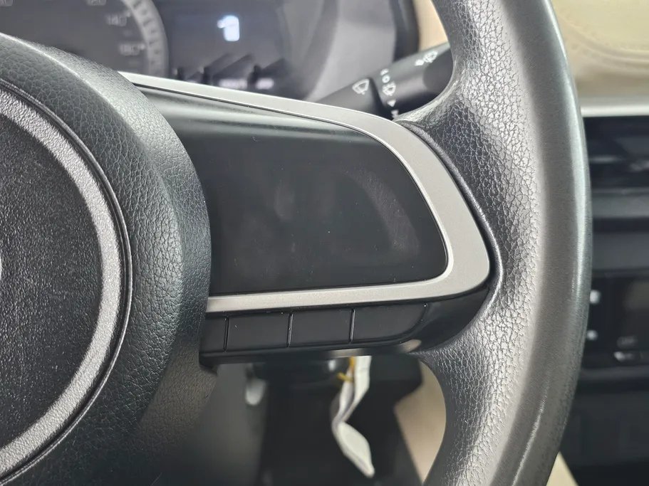 2023 Toyota Yaris  Y 