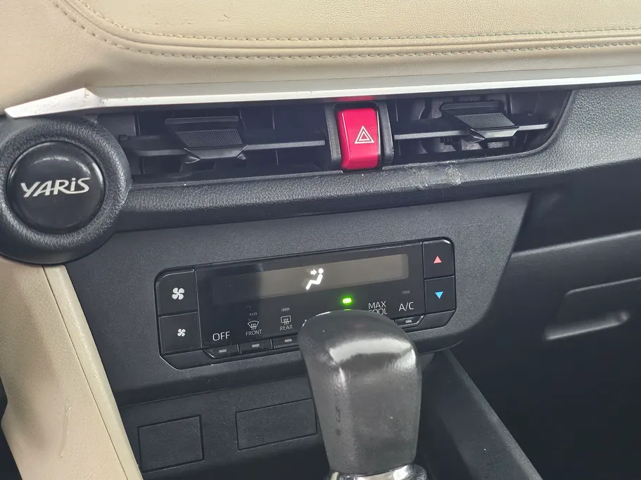 2023 Toyota Yaris  Y 