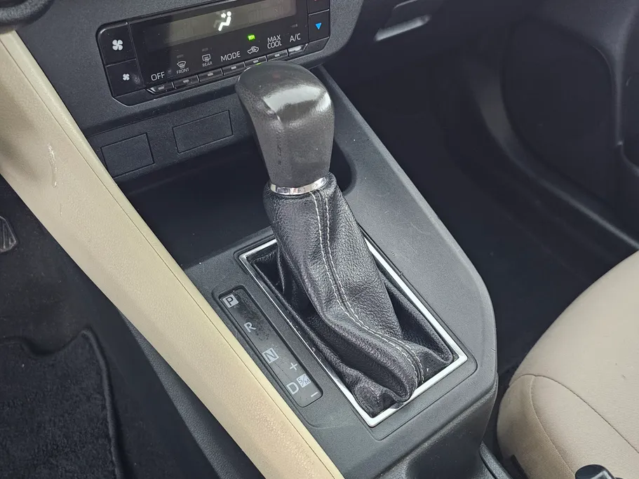 2023 Toyota Yaris  Y 