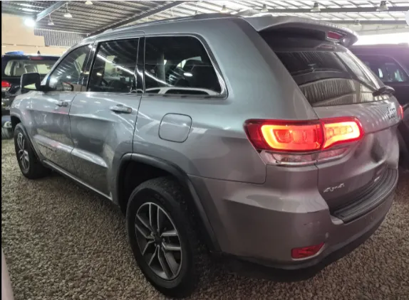 جيب جراند شيروكي لاريدو 2021 