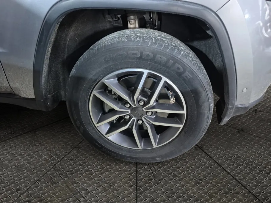 2021 Jeep Grand Cherokee لاريدو 