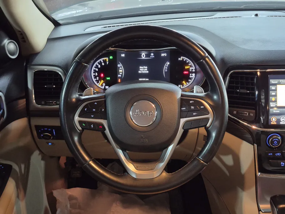 جيب جراند شيروكي لاريدو 2021 