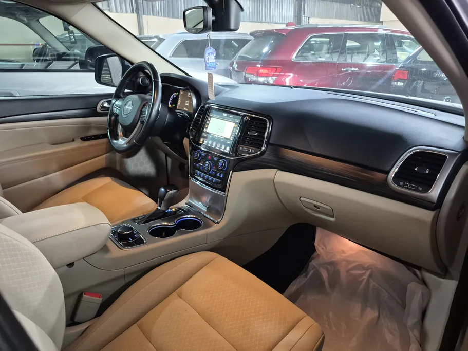 جيب جراند شيروكي لاريدو 2021 