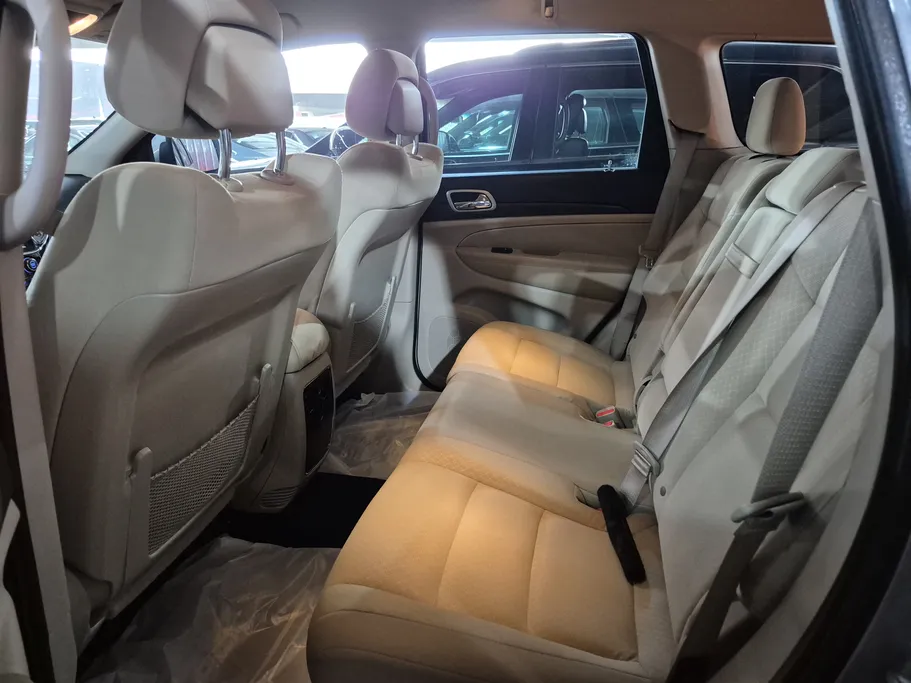 جيب جراند شيروكي لاريدو 2021 