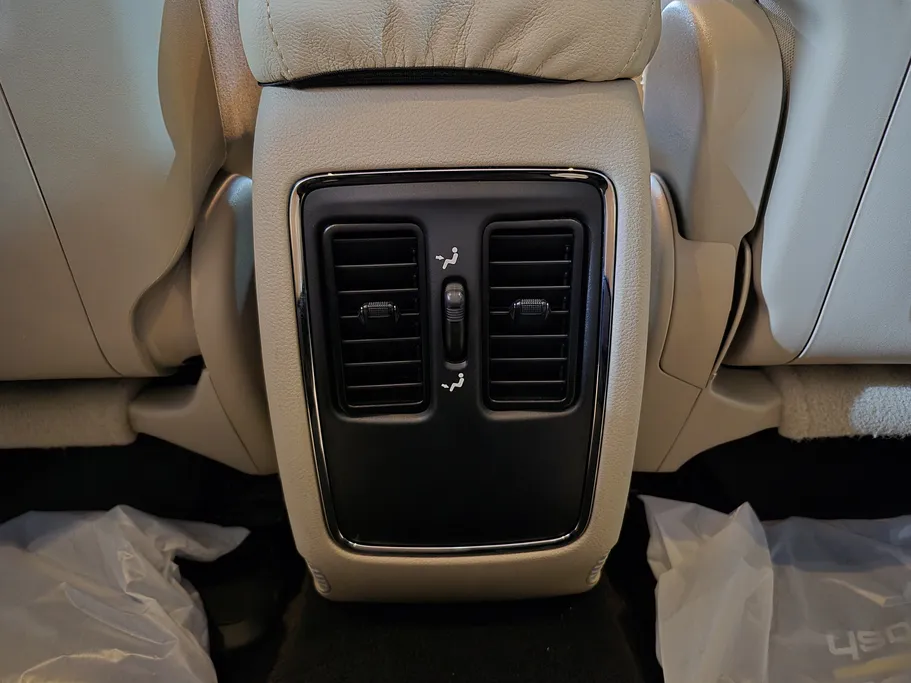 جيب جراند شيروكي لاريدو 2021 