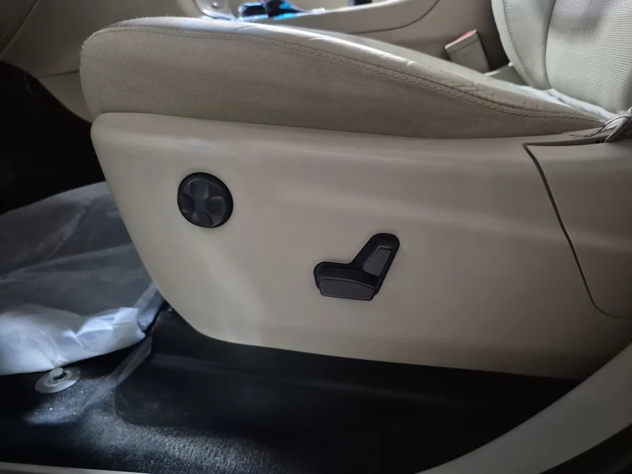 جيب جراند شيروكي ليمتد 2021 