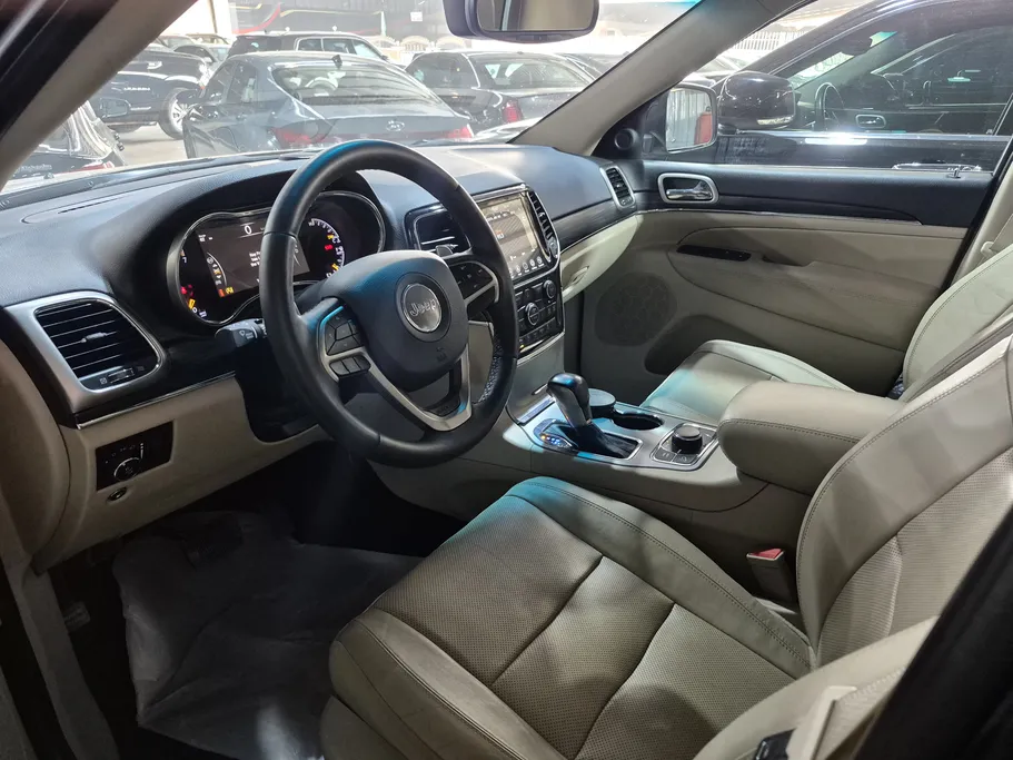 جيب جراند شيروكي ليمتد 2021 