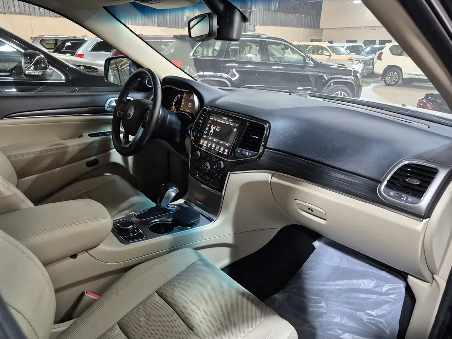 جيب جراند شيروكي ليمتد 2021 