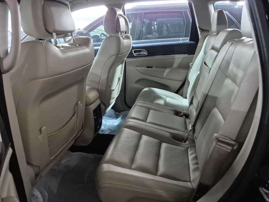 جيب جراند شيروكي ليمتد 2021 