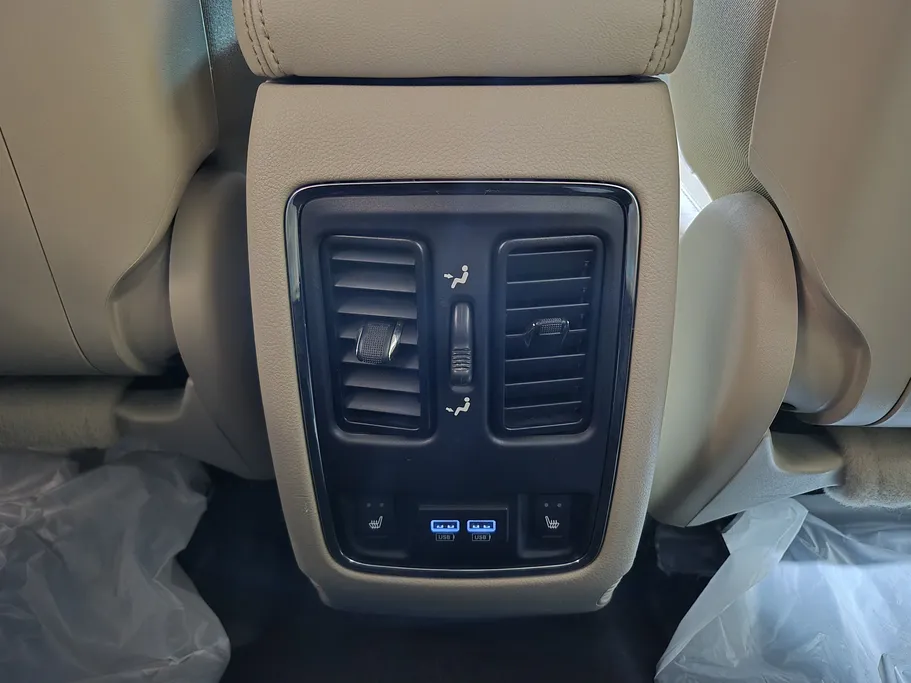 جيب جراند شيروكي ليمتد 2021 