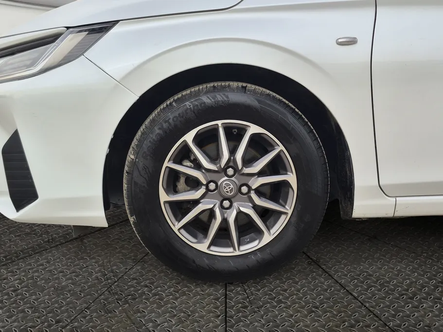 2023 Toyota Yaris  Y 