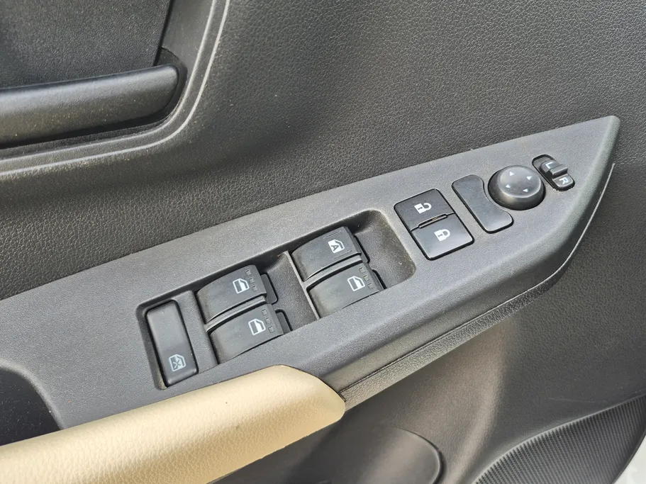 2023 Toyota Yaris  Y 