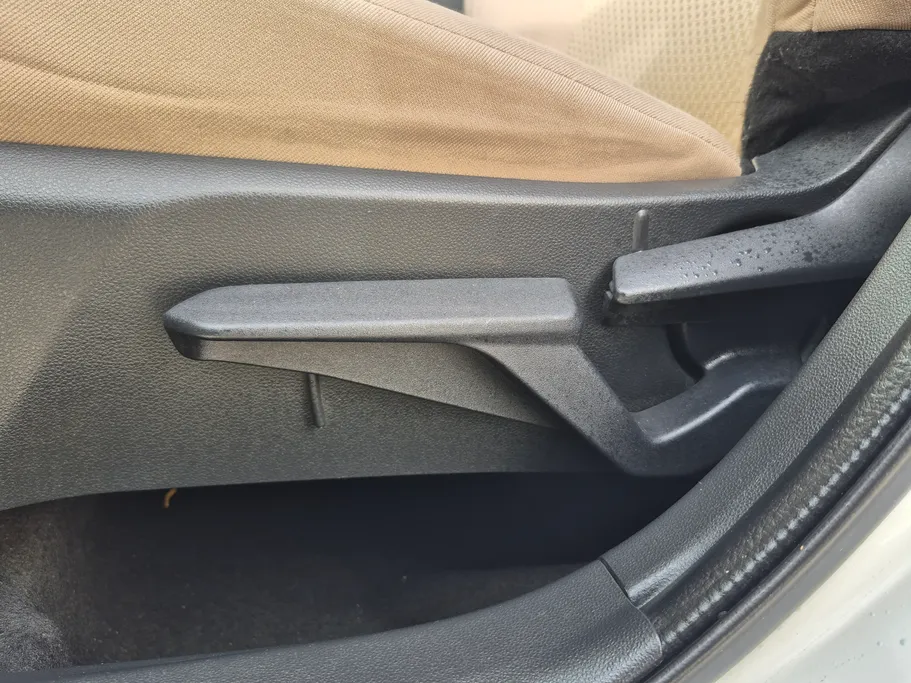 2023 Toyota Yaris  Y 