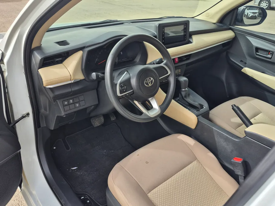 2023 Toyota Yaris  Y 