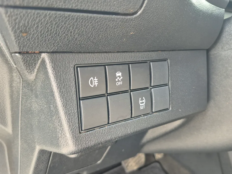 2023 Toyota Yaris  Y 